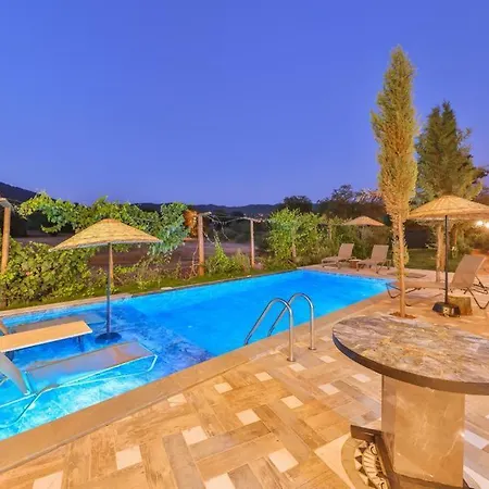 Villa Rosemary Kas فيلة