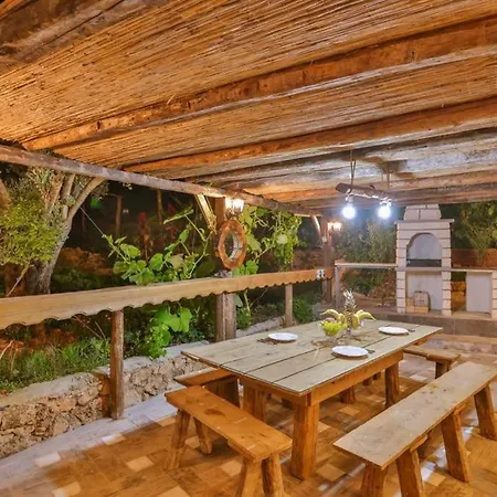 فيلة Villa Rosemary Kas